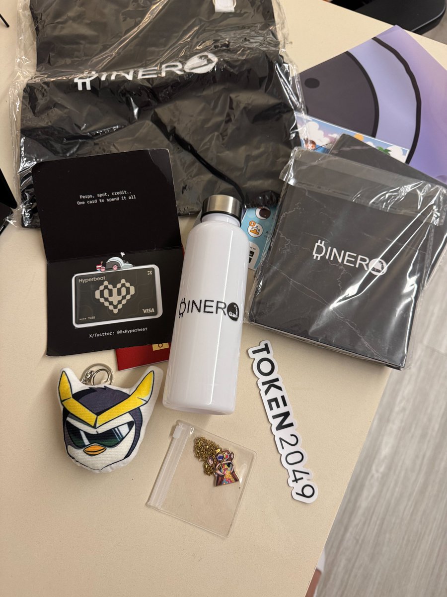 0xMav's tweet image. Token2049 Singapore was fantastic!

It was humid, as always, but you simply can&apos;t beat the chance to meet up with partners, friends, and make new connections IRL!

And of course, I kept myself hydrated with @ShirafWater 💦

Huge thanks to everyone for the gifts!