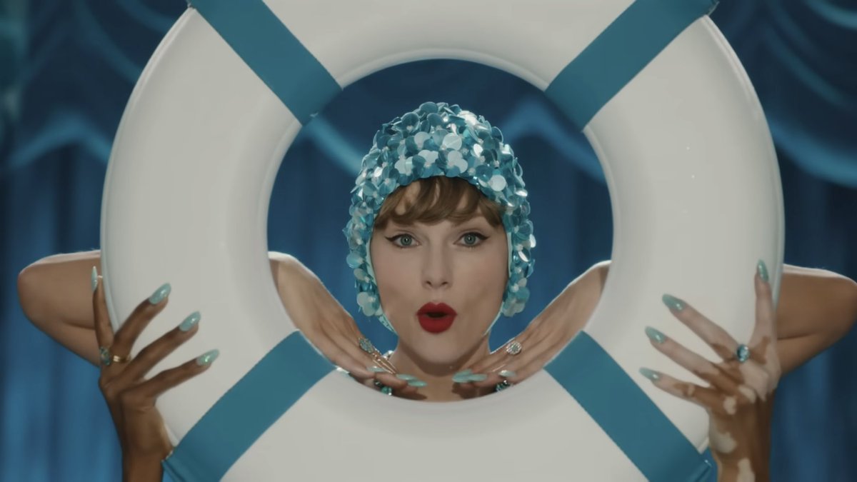 나이 삼십먹은 여자가 본인을 이렇게 찍을 생각을 햇다는 게 말이 안되네요 걍. 앞머리 귀척도 너무 쩔고. 괴롭네요 걍 휘핑크림 만들러 갑니다