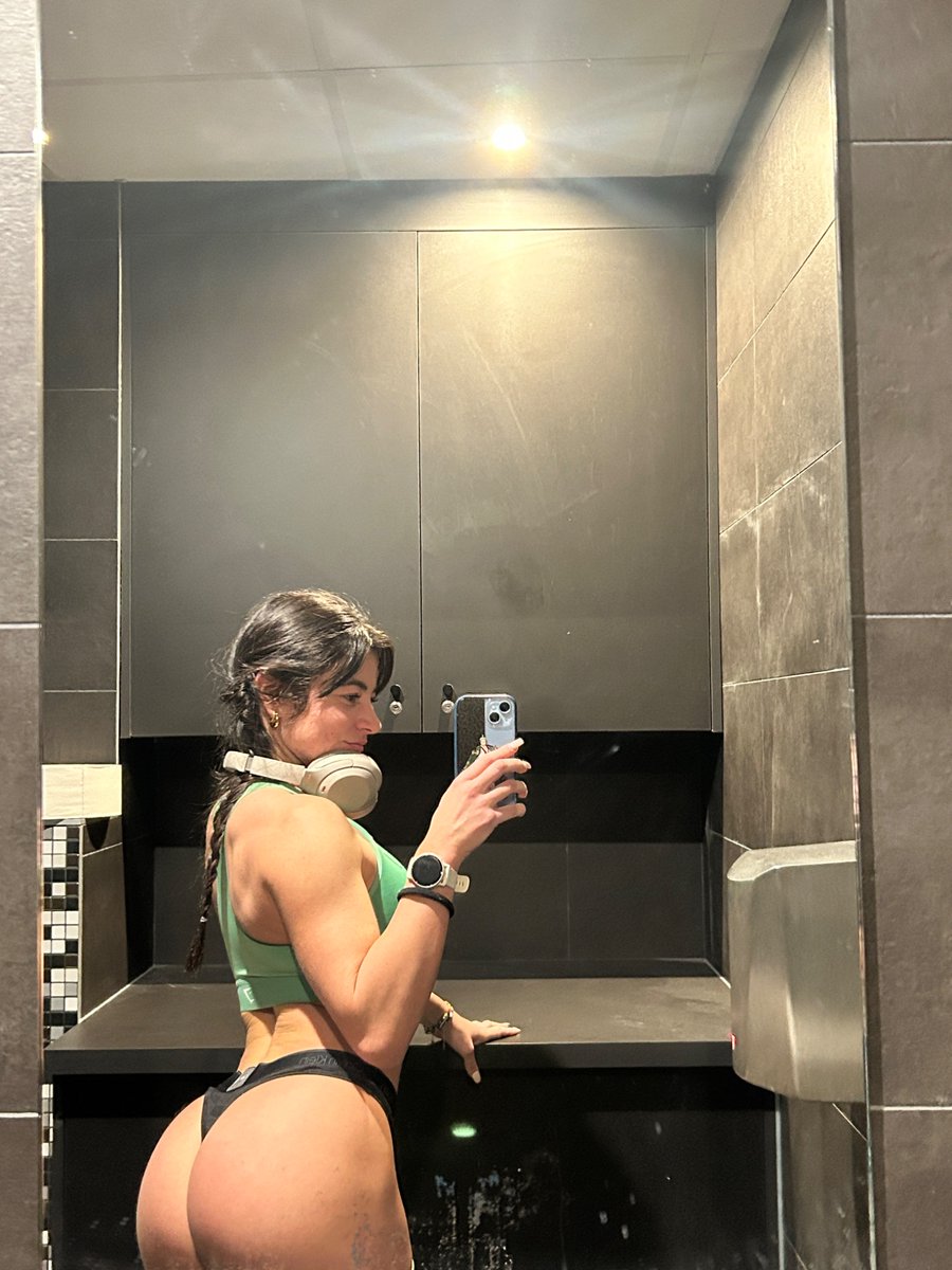 Chloe dvnt tweet media