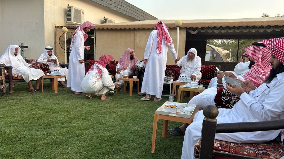 Zaidplatform's tweet photo. الشيخ  الدكتور علي الشبل 
في ضيافة  الشيخ  عبدالله 
عبدالرحمن  الجلال بالدلم

 #بـنـي_زيــد https://t.co/7F6c8Hgl2g