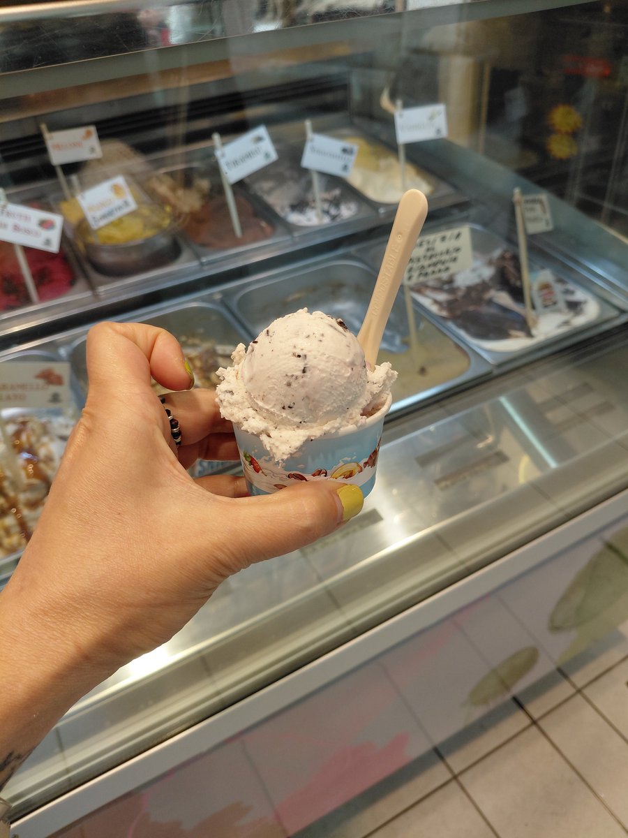 bevng1971's tweet image. Teabreak , we had to try a scoop of #italian #gelato &amp;amp; the flavor was #stracciatella €2.50 . Was good! #foodie #foodblogger #dessert #icecream #venice #italy