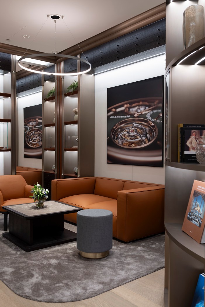 cppluxury's tweet image. BLANCPAIN opens new boutique in Singapore at ION Orchard

#Blancpain #Singapore #IONOrchard #luxurywatches #luxury #watches #watchmaker #luxuryretail #luxurybusiness #SwatchGroup @Blancpain1735
