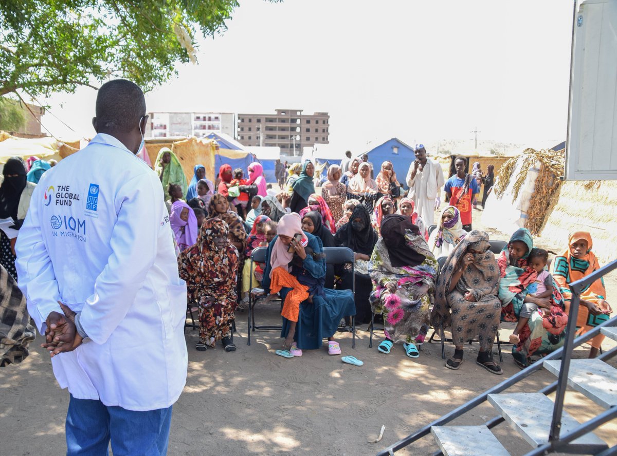 UNDP_Sudan's tweet image. At #Sudan’s National Health Forum, @UNDP’s @lucarenda outlined our #BuildingBackBetter recovery approach.

To support in rebuilding a stronger &amp;amp; inclusive health system with solar-powered clinics, digitalized medicine distribution, modern equipment and community-focused services.