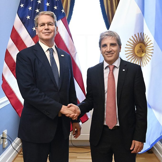 abrilcba_'s tweet photo. Le tienen que hacer un monumento a Scott Bessent y dejar de hacer recitales. https://t.co/dMdoDbCUkb