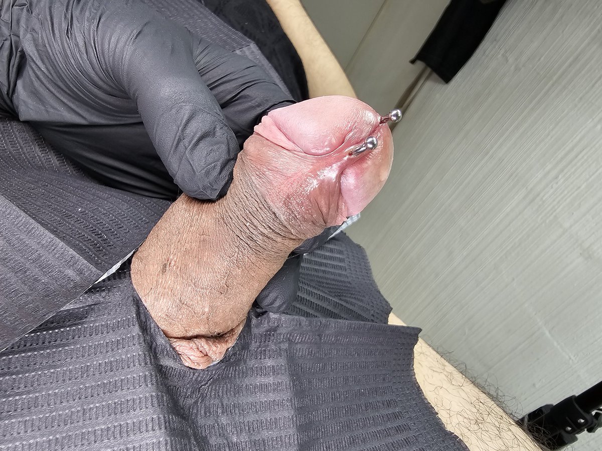 Conocias el príncipe Alberto
(Perforación genital) para ellos
😈🔥✅️🇸🇻✨️😉😎