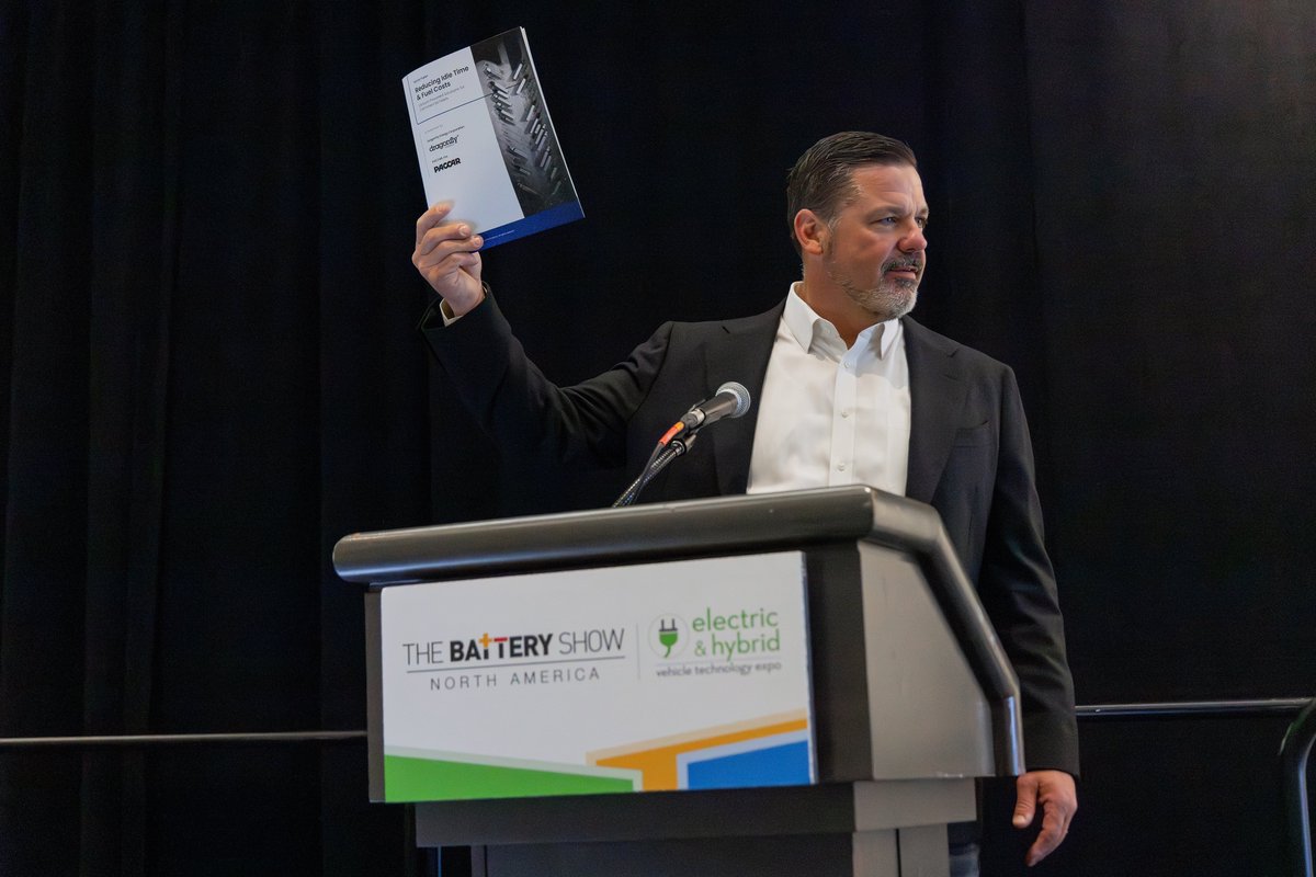 Wade Seaburg presenting the just announced Dragonfly Energy x PACCAR whitepaper, case studies, and extensive environmental testing data today at The Battery Show. $DFLI investors.dragonflyenergy.com/news/news-deta…