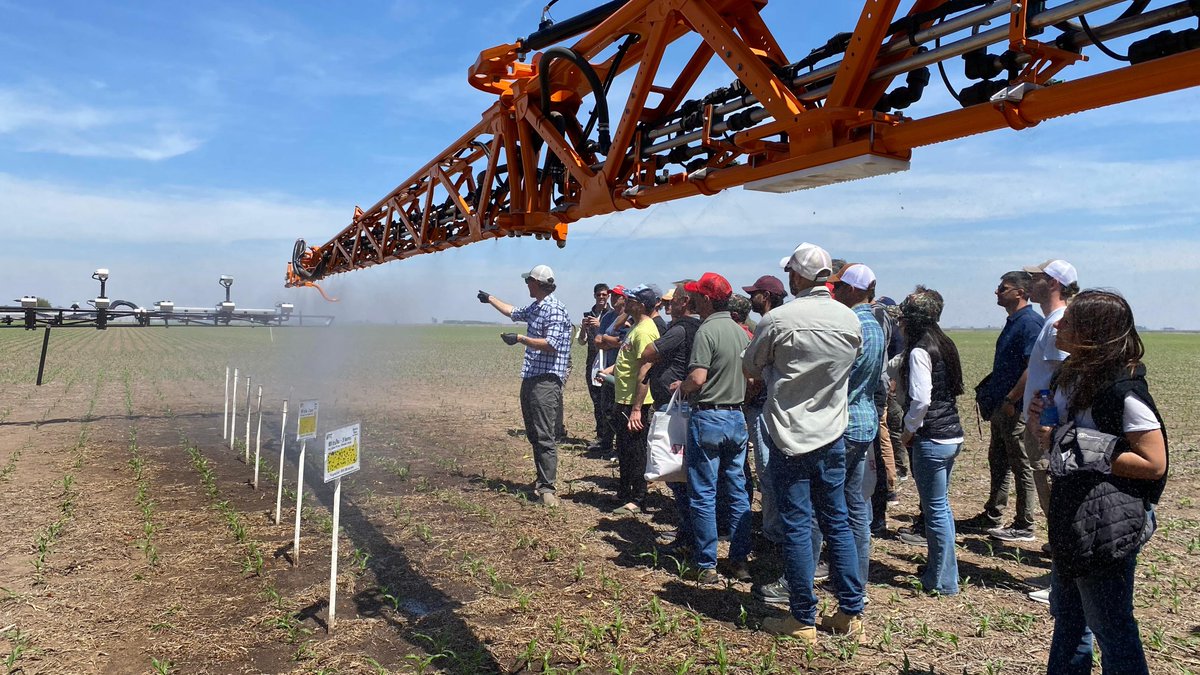 🟡 Jornada REM | Enfocando la aplicación
En este recorrido afinamos nuestro enfoque en las aplicaciones con:

✅Calibración de equipos pulverizadores.
✅Preparación de caldos de aplicación.
✅Tipos y modos de uso de coadyuvantes.
✅Comparativa práctica de tecnologías de