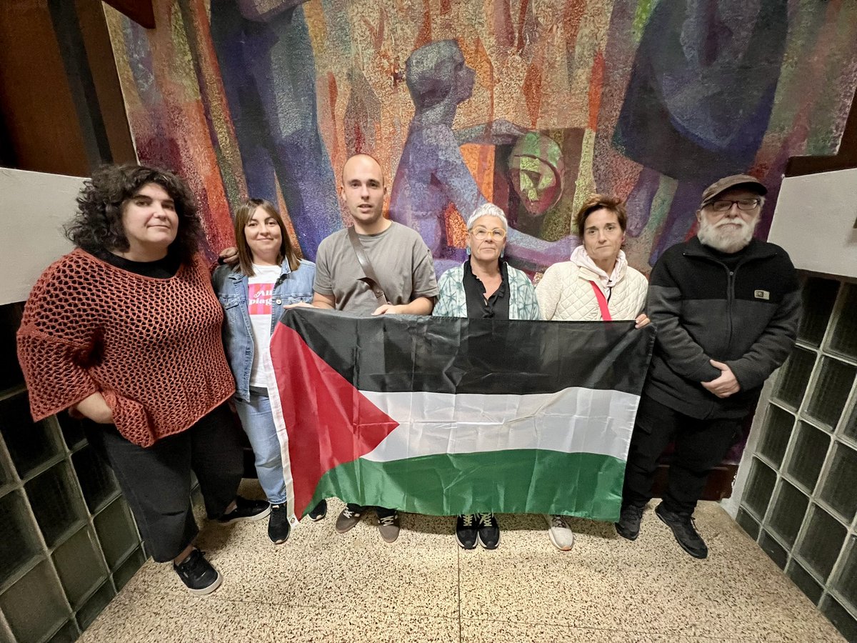 ehbilduondarroa's tweet image. ✊🏾🇵🇸PALESTINAZ BAT!

Ondarruko EH Bilduko kidiok be geure babesa emon nahi dotsau beste behin Palestinai. Horretako:

🔺Bixar, 19:00etan, Zaldupetik Alameda, OMFk deitxutako manifi.

🔺 Urriak 15, eguaztena, sindikatuk deitxutako lanuztik.

🛑GENOZIDIXUAI STOP!

#EHBildu