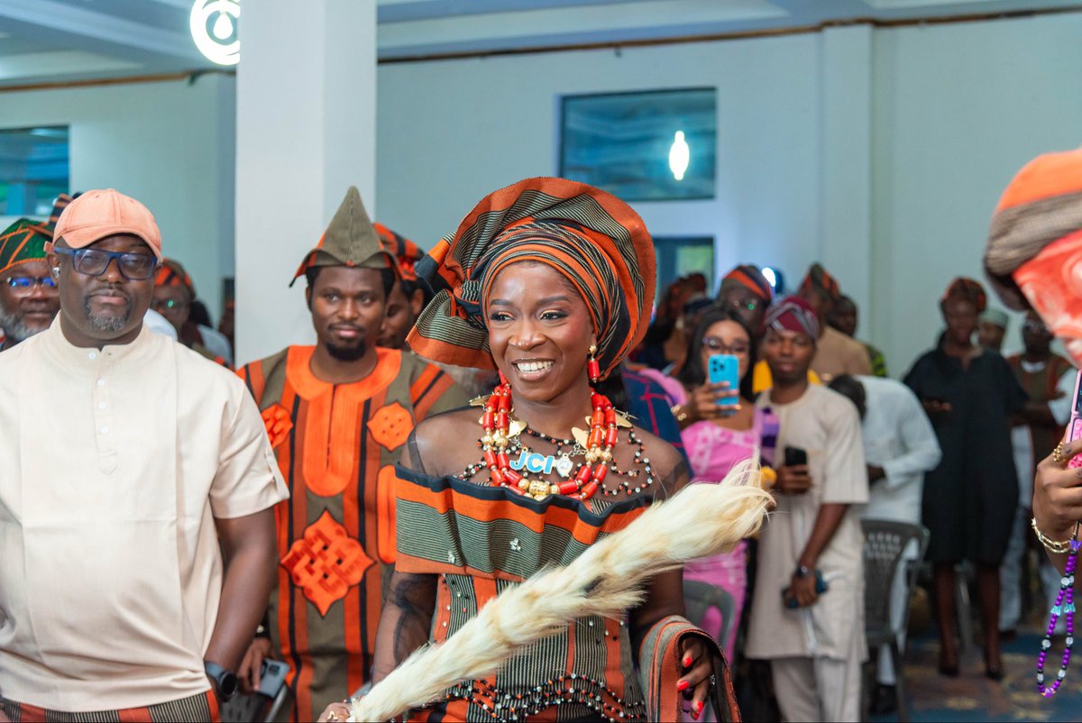 jci_nigeria's tweet image. From the Presidential Roll Call to her inspiring presence on the floor, every moment reflected leadership in motion and the true spirit of ELV8; rising together for a sustainable future.

Àkúré welcomed her in style, and the energy was simply electric! ⚡

#ELV8
#JCINigeria