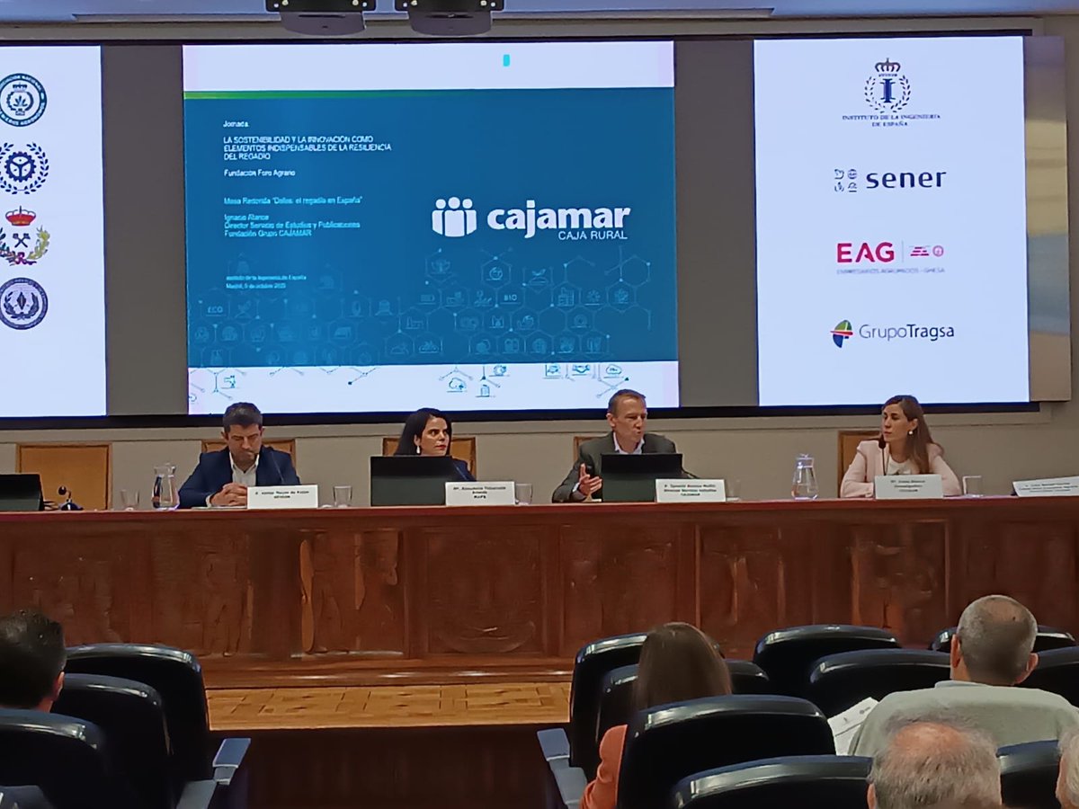 Foro_Agrario's tweet photo. Esta mañana hemos celebrado con éxito la jornada “La sostenibilidad e innovación como elementos indispensables de la resiliencia del regadío”. Un evento organizado de la mano de @ANIAagronomos e @Ingenieria_Esp   y que ha contado con el apoyo de @Cajamar y #Tragsa https://t.co/EuwjW9qoBS