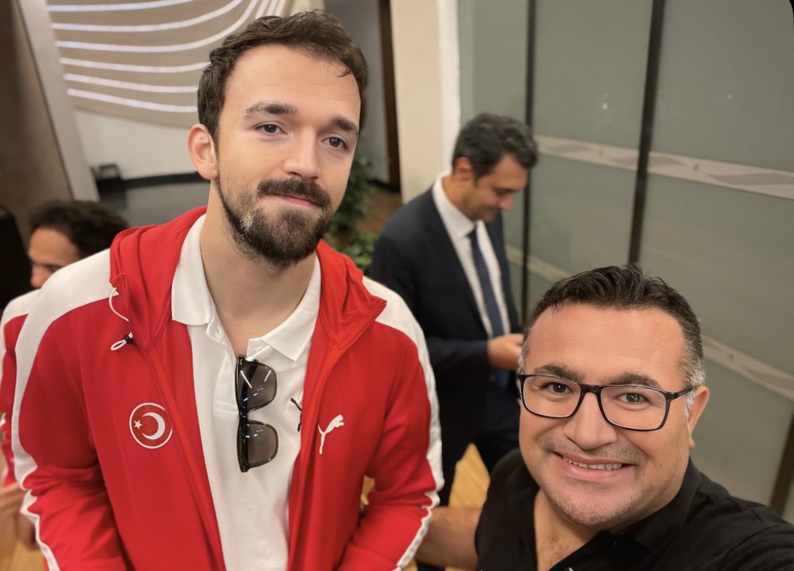 baris_kezer's tweet image. #EuroBasket 🏆🏀
 #12DevAdam 🇹🇷♥️

⛹️‍♂️ #ŞehmusHazer ⛹️‍♂️ #KenanSipahi
⛹️‍♂️ #SertaçŞanlı ⛹️‍♂️ #AdemBona