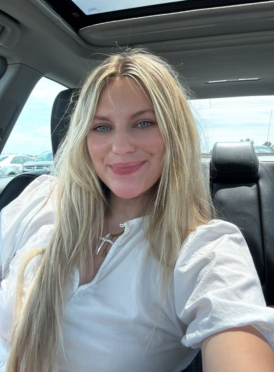 Anna Lulis tweet media