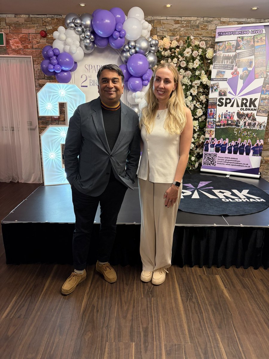 k4shf's tweet image. Fantastic to join @SparkOldham for their 2nd Birthday 🎂 wishing them success for the future great what they do for #LoveOldham 👏👏👏👏 @gmchamber always happy to support 👌brilliant venue @GrainsBarHotel great to bump into the 🐄 on the way in😉 @OldhamCouncil #OldhamHour