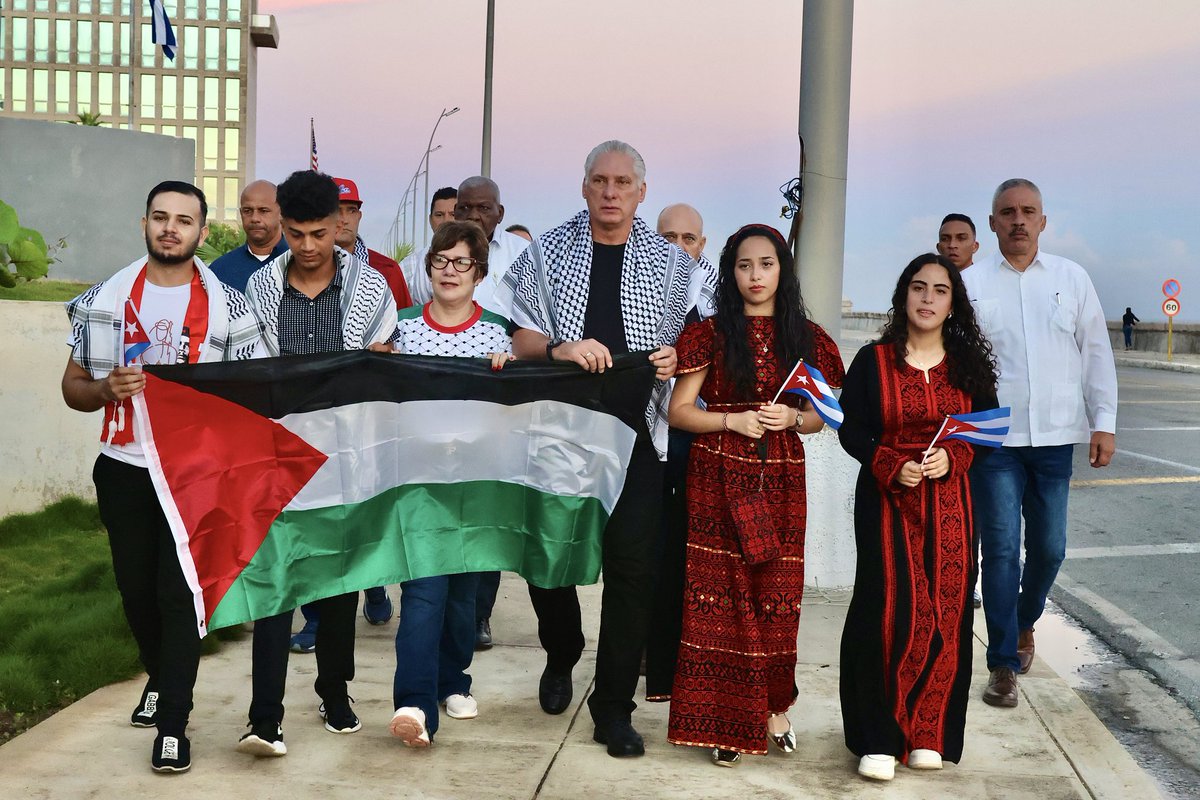 Desde la Isla de la Dignidad, un río de más de 100 mil almas inundó la Tribuna Antimperialista. Lleva en su corriente la voz de un pueblo que se niega a ser silenciado. #Cuba abraza a Palestina. #CubaConPalestina