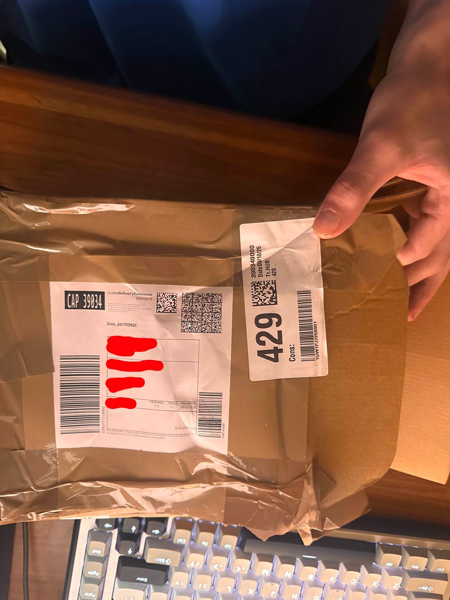 traded my lamzu thorn for an orbital pathfinder on <a href="/vinted/">Vinted</a>   but the guy scammed me, even the packaging is to small. the original would be a lot larger sadge that people are like this, watch out for this guy
<a href="/OrbitalWorks_co/">Orbital</a>