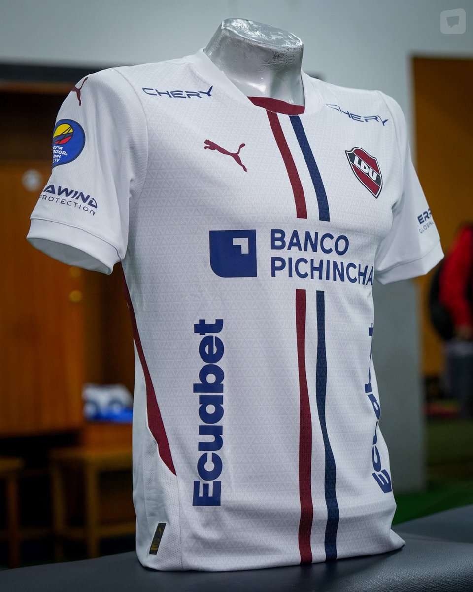 Bueno, ¿les gusta la nueva camiseta de la U?