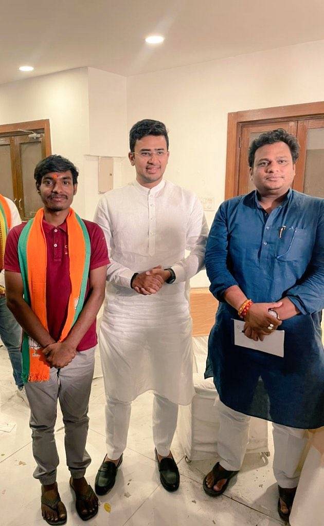 isunnyji_rss's tweet image. BJYM दिल्ली भाजपा के पूर्व अध्यक्ष श्री @VasuRukharBjp जी जन्मदिन शुभ हो🙌 अनंत शुभकामनायें ..💐🙏😉 प्रभु श्रीराम की असीम कृपा आप पर सदैव बनी रहे।