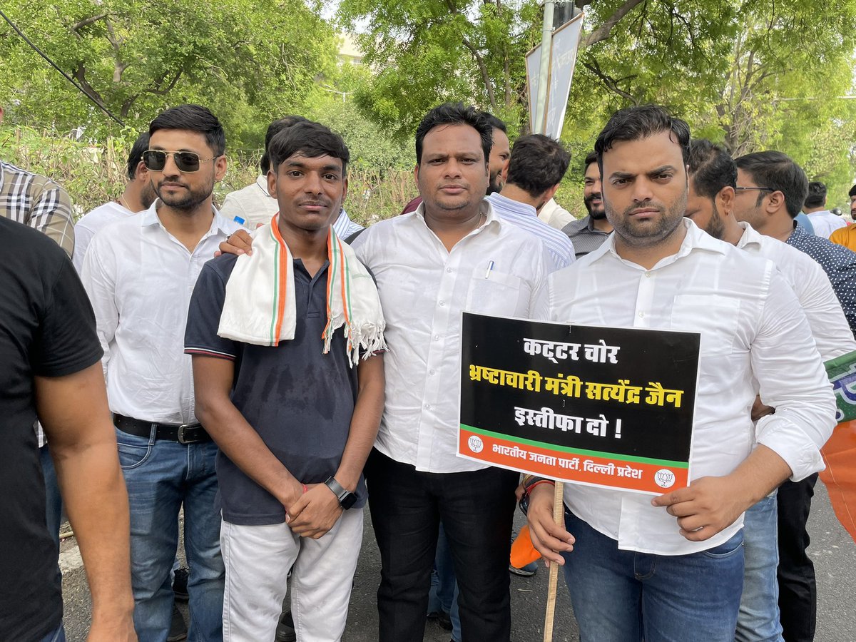 isunnyji_rss's tweet image. BJYM दिल्ली भाजपा के पूर्व अध्यक्ष श्री @VasuRukharBjp जी जन्मदिन शुभ हो🙌 अनंत शुभकामनायें ..💐🙏😉 प्रभु श्रीराम की असीम कृपा आप पर सदैव बनी रहे।