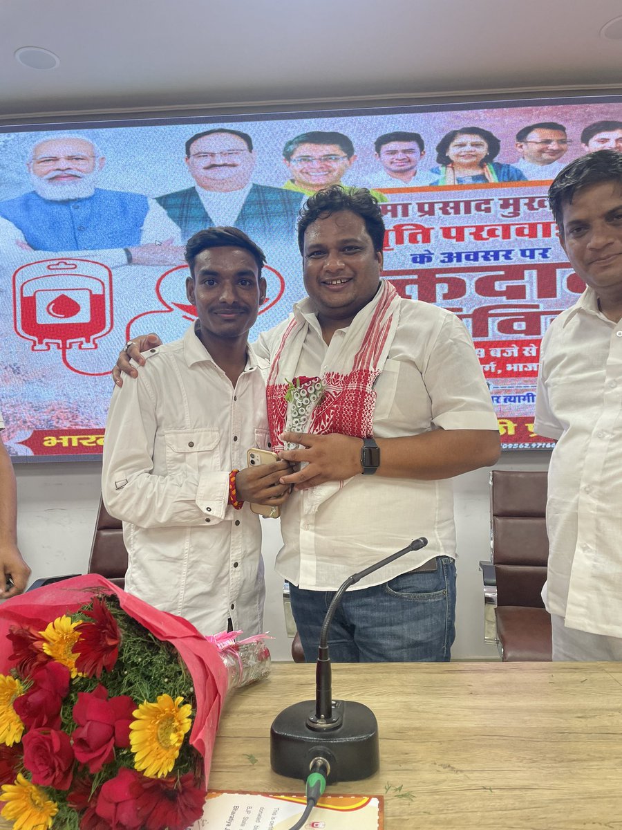 isunnyji_rss's tweet image. BJYM दिल्ली भाजपा के पूर्व अध्यक्ष श्री @VasuRukharBjp जी जन्मदिन शुभ हो🙌 अनंत शुभकामनायें ..💐🙏😉 प्रभु श्रीराम की असीम कृपा आप पर सदैव बनी रहे।