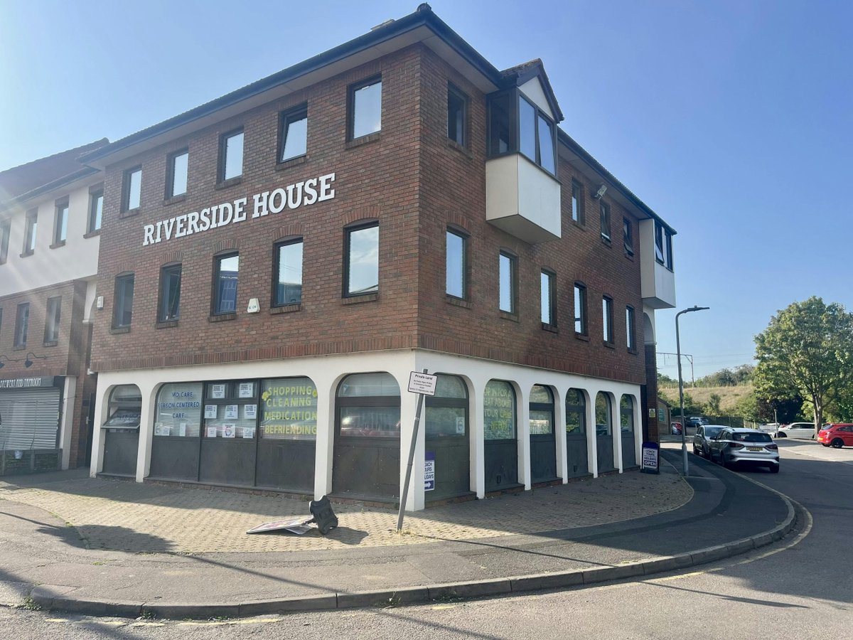 #ToLet -  First Floor Office Suite with 2 x parking spaces in  Wickford town centre

📍Suite 3, Riverside House, Lower Southend Road, Wickford, SS11 8BB

Marketing details: smcbrownillvickers.com/properties/326…

#commercialrealestate #Offices #Commercial