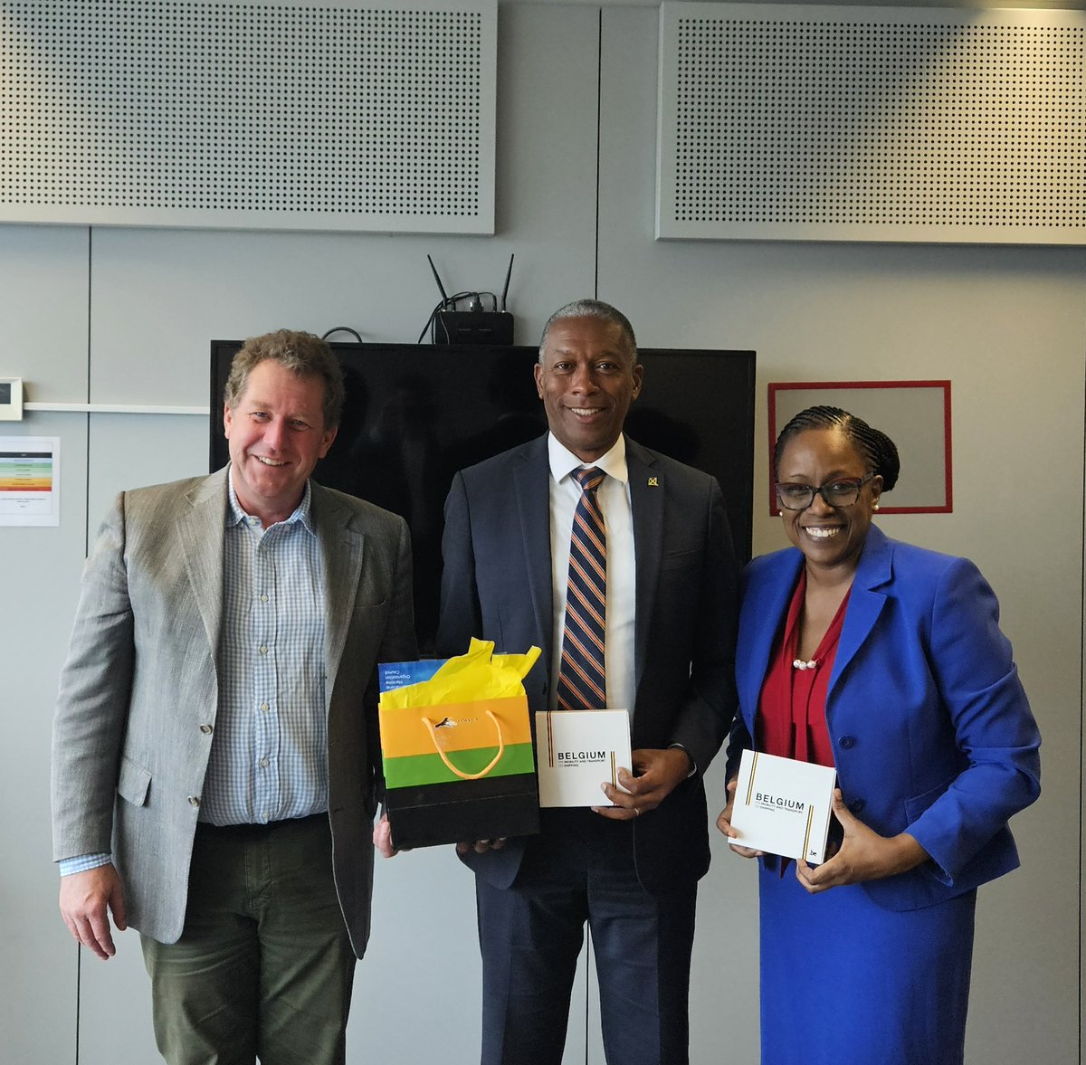JaEmbBelgium's tweet photo. #BilateralHighlight The Embassy facilitated a bilateral meeting between Mr. Bertrand Smith, Director General of the Maritime Authority of Jamaica  and Mr. Peter Claeyssens, the Director General of Shipping at the Belgian Federal Public Service, Mobility and Transport. 

The purpose of the meeting was to explore the scope for enhanced cooperation between Jamaica and Belgium in the maritime sector.