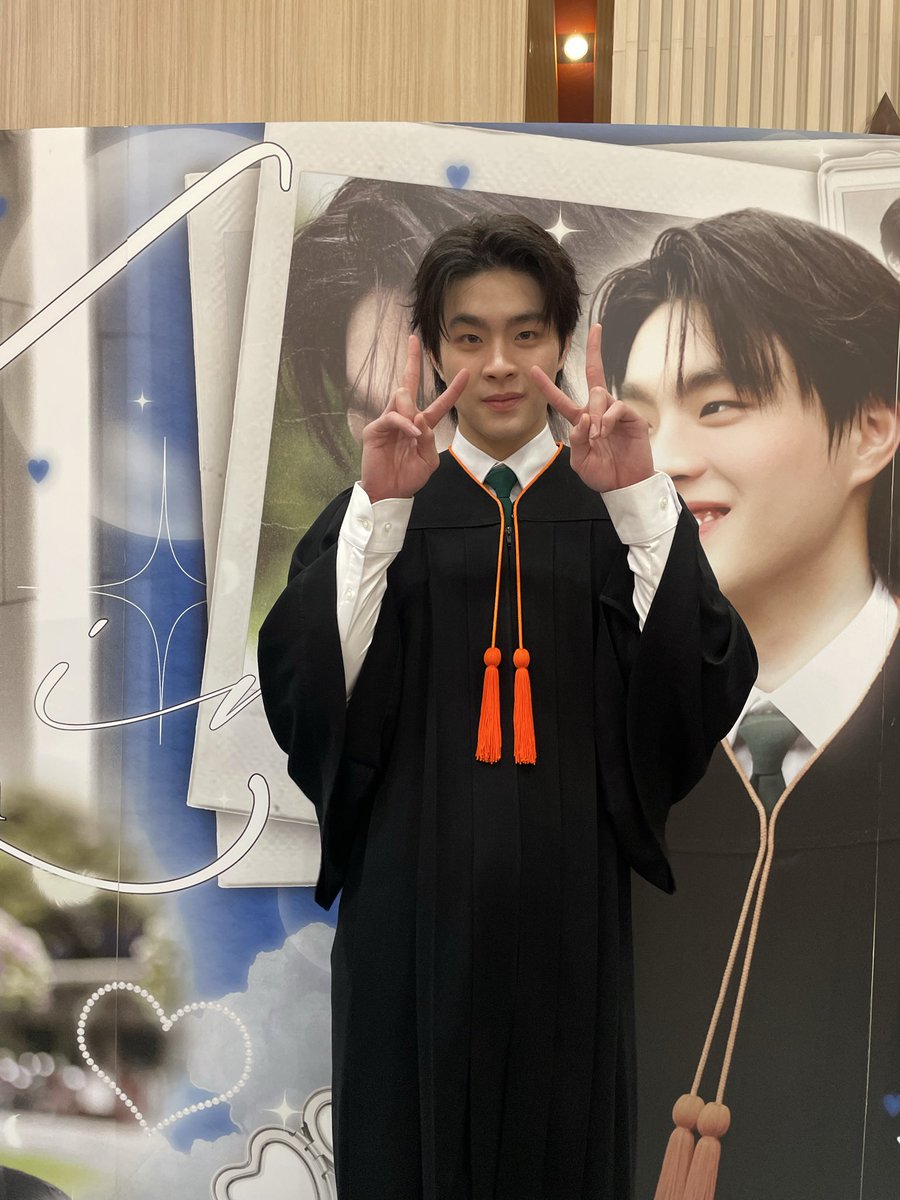 santi21071993g1's tweet photo. @Kinn_ts ❤️
Congratulations 🎓✨
09.10.2025
#KinThanachai
#KinGraduationDay https://t.co/a1ubpeNq5T