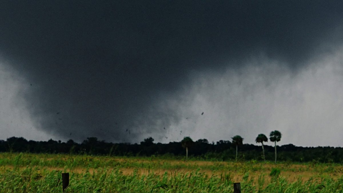 Stephen Jones (@tornado_steejo) on Twitter photo ONE YEAR AGO: The Hurricane #Milton tornado outbreak produced 45 tornadoes across the state of Florida. This was the largest single day of tornadoes in state history.
<a href="/JordanHallWX/">Jordan Hall</a> and <a href="/Tornado_Warned/">Ben McHone</a> and I raced out the door upon waking up in Sarasota and drove east to capture ONE YEAR AGO: The Hurricane #Milton tornado outbreak produced 45 tornadoes across the state of Florida. This was the largest single day of tornadoes in state history.
<a href="/JordanHallWX/">Jordan Hall</a> and <a href="/Tornado_Warned/">Ben McHone</a> and I raced out the door upon waking up in Sarasota and drove east to capture