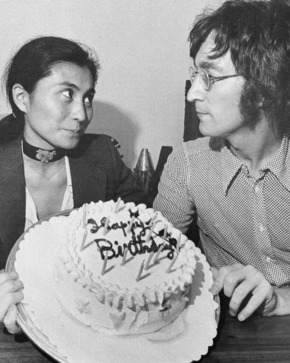 We remember John Lennon on what would have been his 85th birthday 🖤