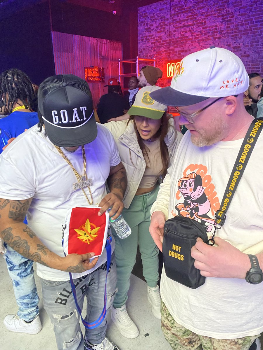 pyra_m1d's tweet image. Four years a long time.  

I’ve got ALOT of photos.

Lemme see some of your faves.