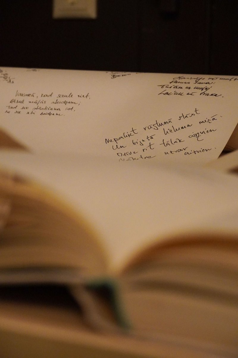 #Mākslasrudens2025 vakar svinēja "Rainim 160"!
📔 Raiņa un Aspazijas vasarnīcas speciālistes Gunitas Pauperes atmiņu stāsti
📔 mākslas zinātniece s!k! Selga m! Monta Gintere⁩ par peldtērpu modi
Paldies dalībniekiem par atbalstu un k! Frat! Lataviensis par viesmīlību!
#Dailei