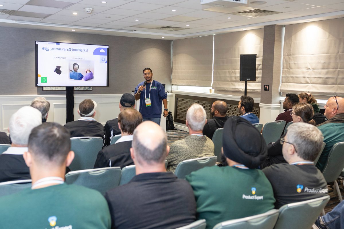 GooglePEProgram's tweet image. A full day of Breakouts at #PESummit25. Product Experts engaged in the latest #PixelBuds update from @MadebyGoogle!