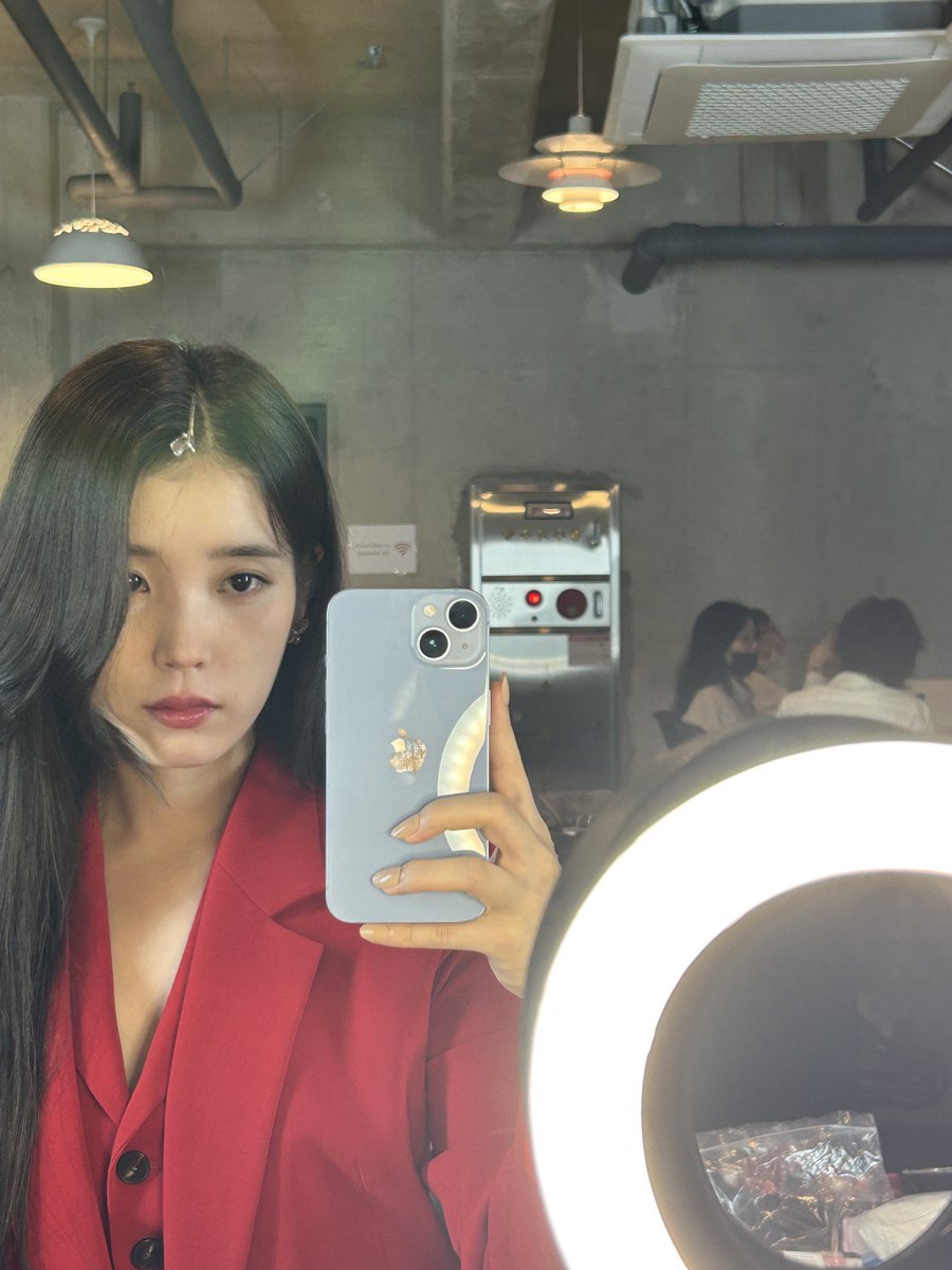 chatshirelore's tweet photo. another Heejoo fit oh we’re spoiled https://t.co/WwIqU3fi50