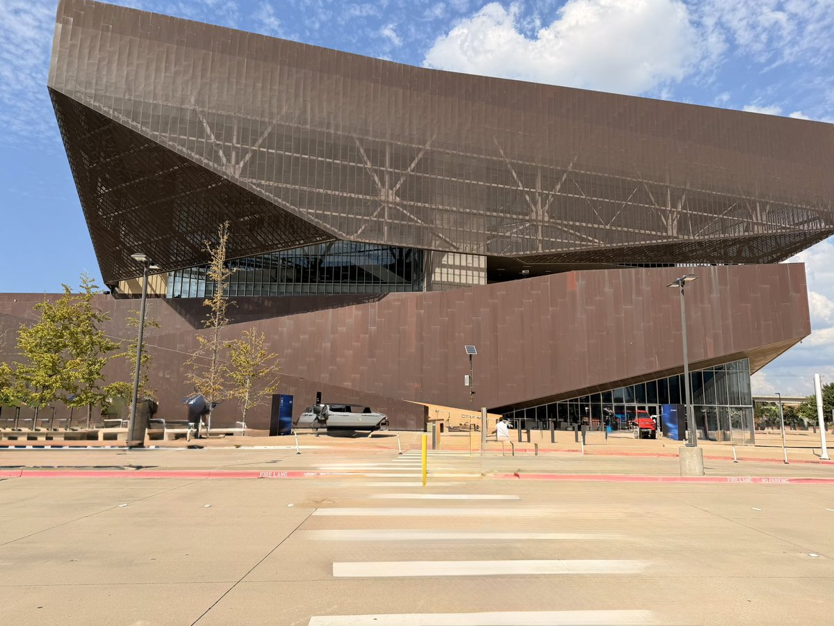 CCompassLA's tweet image. This is the panel you can’t miss if you’re at Vid Summit today..

Our CEO, Beth Bradmon will be alongside Peter Hollens and Paul Bakaus to discuss how Compass will help you know your worth. 

Grand Ballroom 1  (4th floor)
2:40