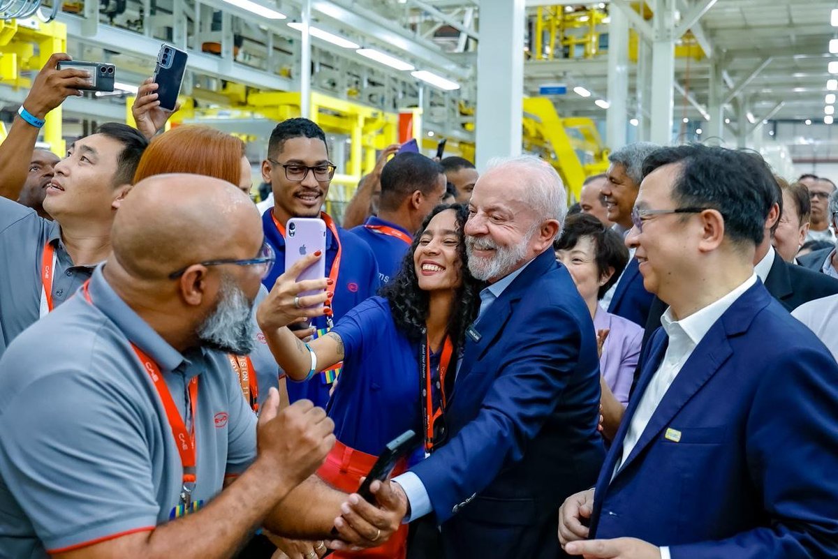 Lula tweet media