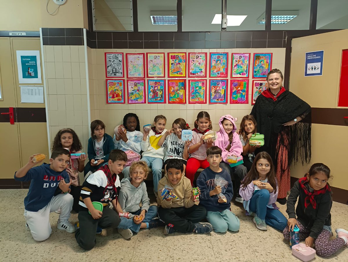 😋ALMUERZO BATURRO😋
Almuerzo baturro en 3ºB de #EducacionPrimaria #LaEstrellaEsMiCole