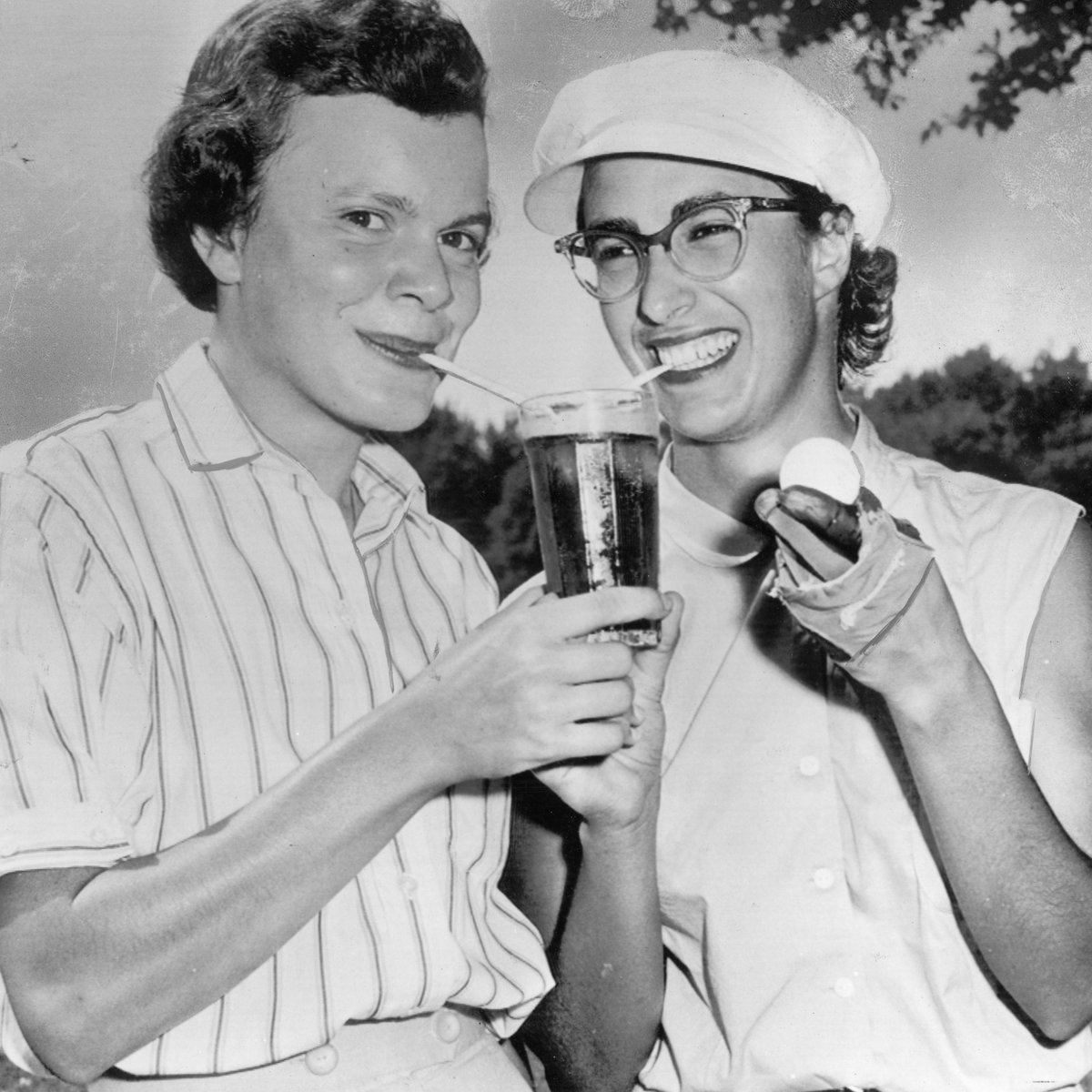 𝙿𝙻𝙰𝚈𝙴𝚁𝚂: Anne Quast, Pat Lesser
𝙴𝚅𝙴𝙽𝚃: 1955 Women's Western Amateur
𝚂𝙸𝚃𝙴: Olympia Fields Country Club; Olympia Fields, IL 
⁣
#WWGAVault 🗝️