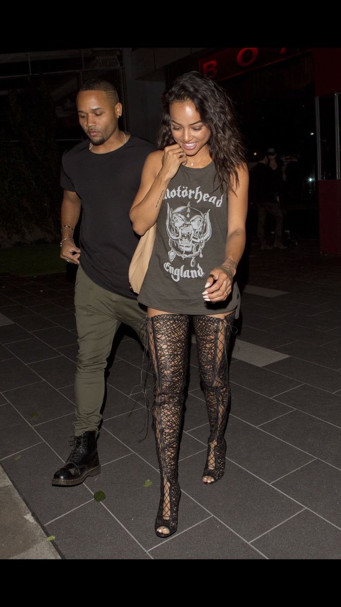 gazamiiseh's tweet image. i felt a breeze