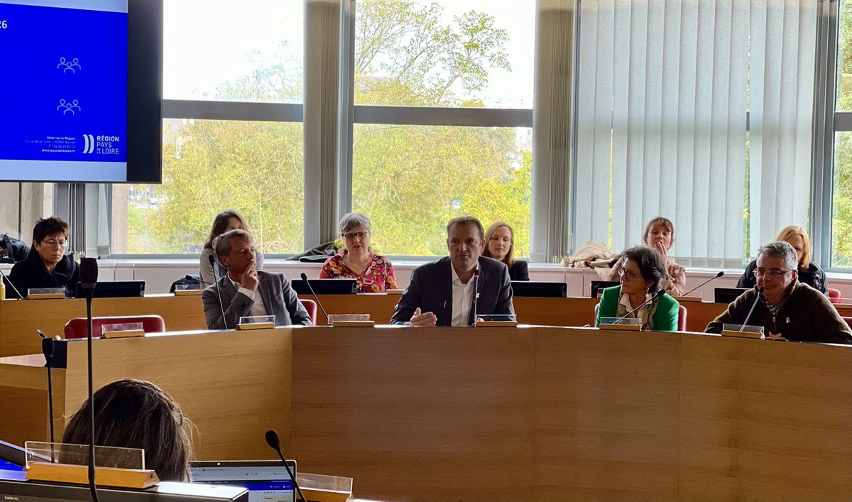 StephaneGachet's tweet image. Avec Bruno Bujoli, plaisir de présider le bureau du #CCRDT aujourd&apos;hui : la Région @paysdelaloire  poursuit son engagement pour une recherche ouverte, innovante et ancrée dans les territoires :
✅Soutien les infrastructures de recherche ouvertes sur le monde économique (VISIR)
✅…