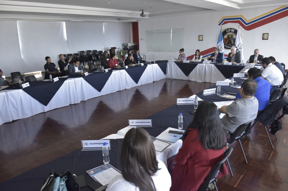 SCEPgt's tweet image. Representantes del movimiento cooperativista refrendaron su compromiso de participación constructiva en el Sistema de Consejos de Desarrollo #Siscode

🔗 tinyurl.com/4pahmrsd

#TransfiriendoPoderalaGente