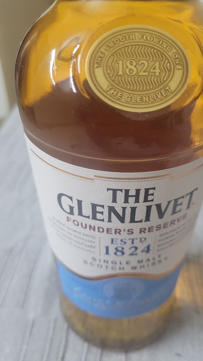 VasantMarimuthu's tweet image. For the first time in my life, a very happy customer gifted me this ,all the way from Australia. 😊 - grateful and happy. #CustomerSuccess #B2C #D2C #Cricket