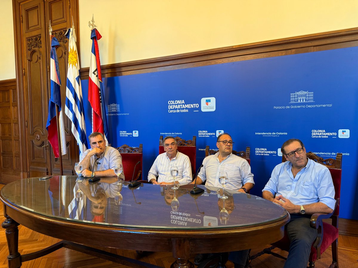 Guillermo A. Rodríguez recibió al Directorio de OSE. Las tareas que se encaran junto a OSE son realmente de relevancia en lo que involucra las redes de agua potable y las redes de saneamiento. Ver más en colonia.gub.uy
#intendenciadecolonia