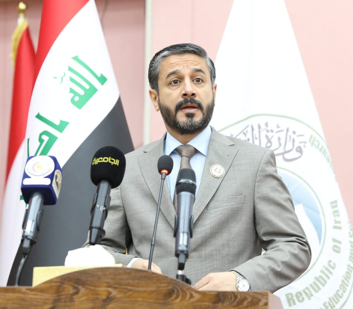 لو هيج وزير لو لا ناجح بكل المقاييس

وزارة التعليم: 25 جامعة عراقية في تصنيف التايمز العالمي 2026

#تصنيف_التايمز_العالمي
#عراق_قوي