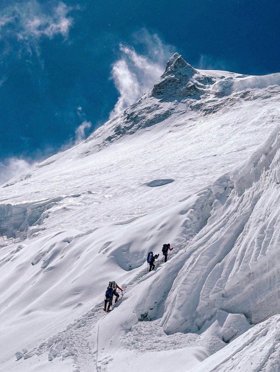 Manaslu 2026 – Step Into the World of 8000m Peaks

After a successful Manaslu season this year, we’re excited to announce that bookings are now open for 2026. Our climbers took their first steps above 8000m, experiencing the thin air of the death zone and putting their technical