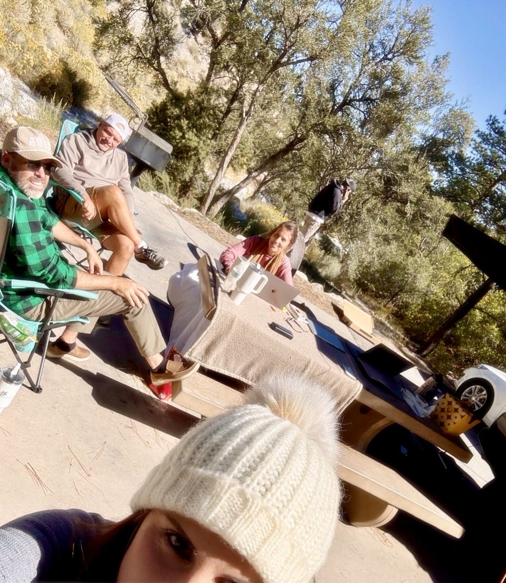 ElizabethForNV's tweet image. Fresh air and epic views while crushing work at Mt. Charleston, Las Vegas! Thanks to @Starlink for keeping us connected in the wild. Where’s your dream remote work spot? #WorkFromAnywhere #Starlink @TigerHelgelien