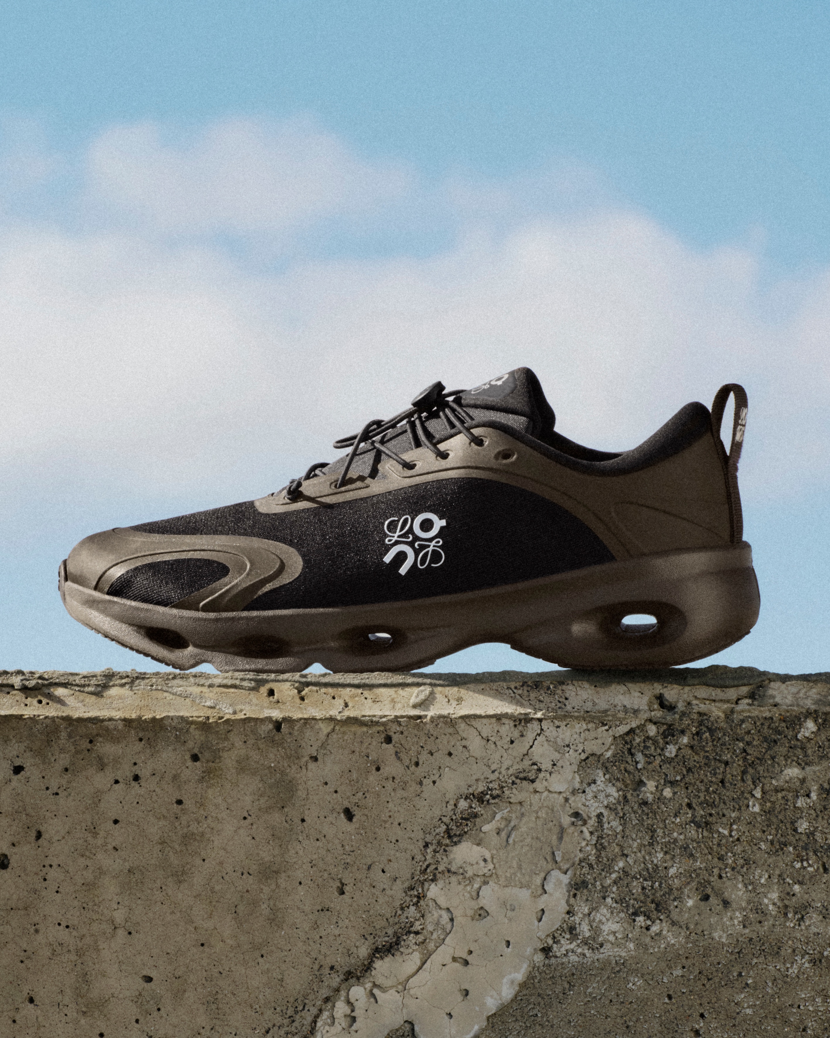 On 　Loewe　スニーカー　25cm LOEWE on X: 