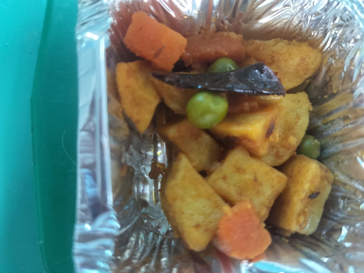 DrSandeepkJain7's tweet photo. @RailwaySeva @RailMinIndia @AshwiniVaishnaw 
@vishwajains @manragsjain
I travelled from Chandigarh to Delhi today on 12046 Shtabdi.I had opted for Jain Meals .But I was given fried potato and carrots ,which is forbidden in Jain meals. https://t.co/Wtu4hHnprR