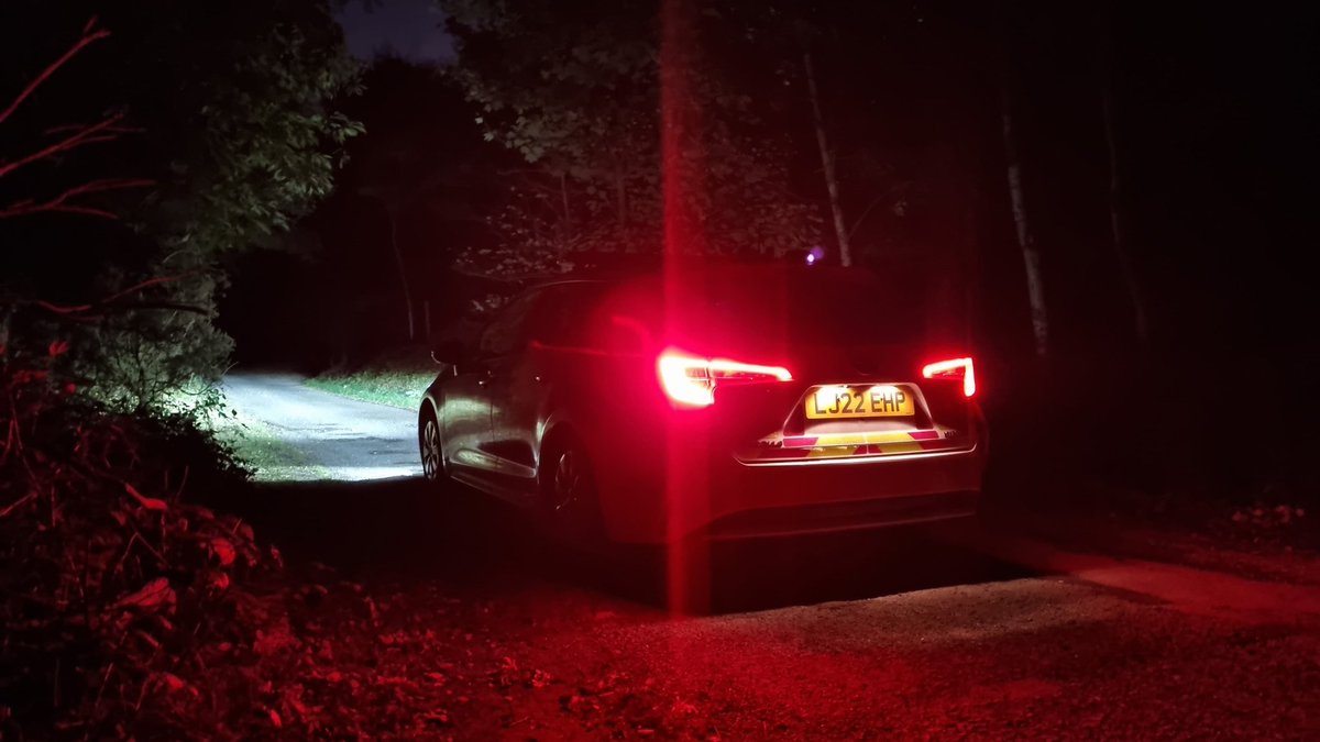 SurreySpecials's tweet image. As winter draws in, we're on a mission to reduce Burglaries across Surrey.

Find out how to protect your home: surrey.police.uk/cp/crime-preve…

Most importantly, report ANY suspicious activity to police. You'll be protecting your whole neighbourhood.

You can report it by DM'ing us!