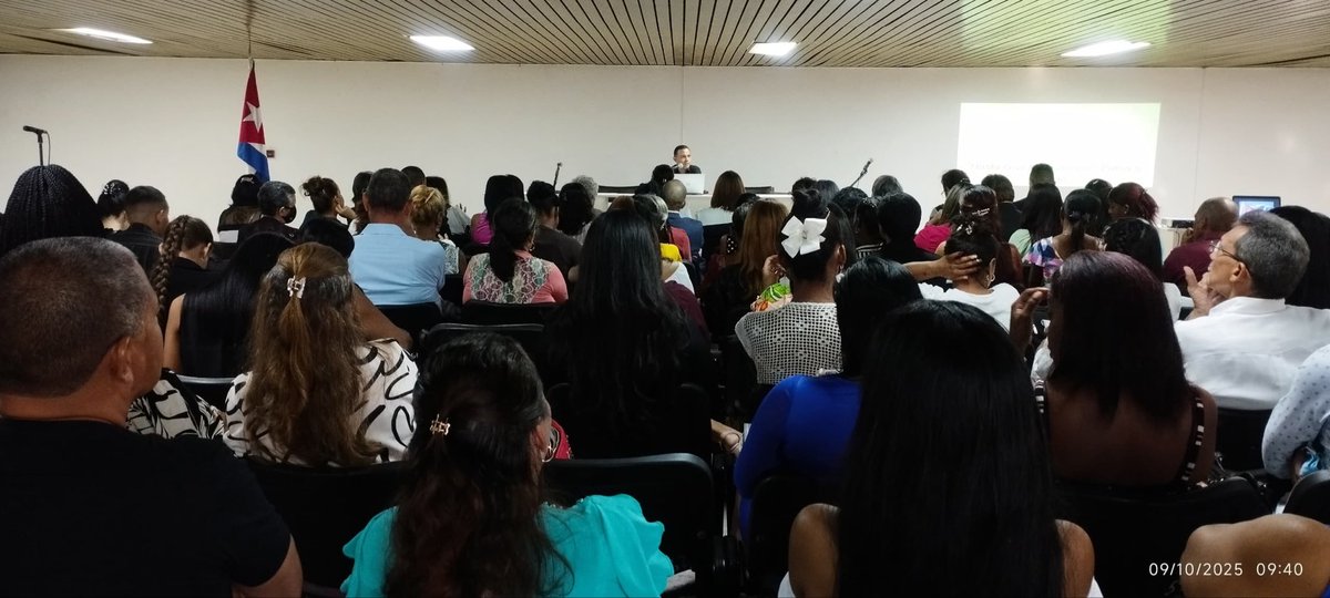 YipsyPedreira's tweet photo. En el Centro de Convenciones Heredia en #SantiagoDeCuba dio inicio la Fiesta de la Ciencia en @TppSantiagocuba. Una jornada dedicada al “ perfeccionamiento de la justicia judicial ” y que tributa al proyecto “implementación de las garantías jurisdiccionales” https://t.co/cIqsSzejIe
