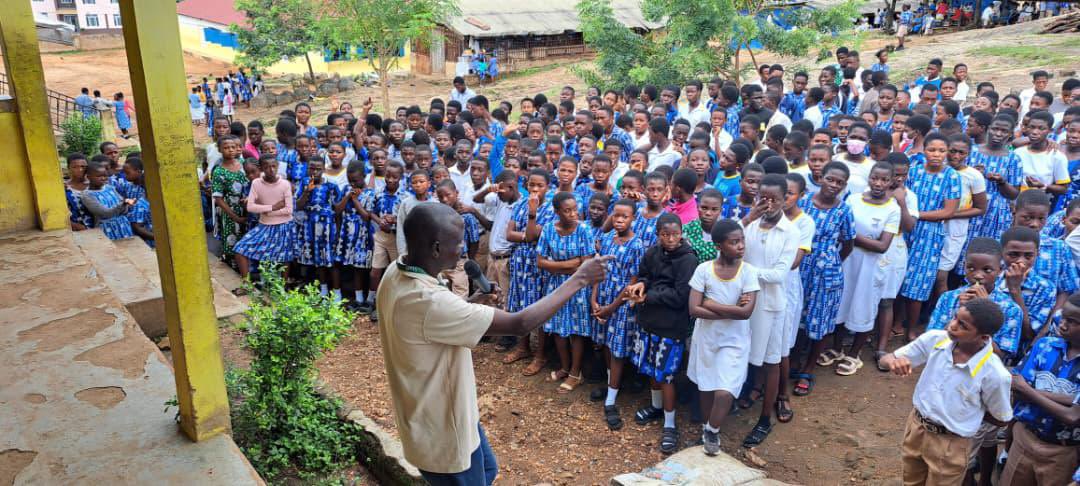 epa_koforidua's tweet image. The Nsawam District Office of EPA Eastern Region educated pupils of Rev. Father Weighers Primary &amp;amp; J.H.S on plastic pollution its causes, effects, and how to prevent it. 
Let’s reduce, reuse &amp;amp; recycle to protect our planet!

#EPAEasternRegion #ClientServiceWeek
#PlasticPollution