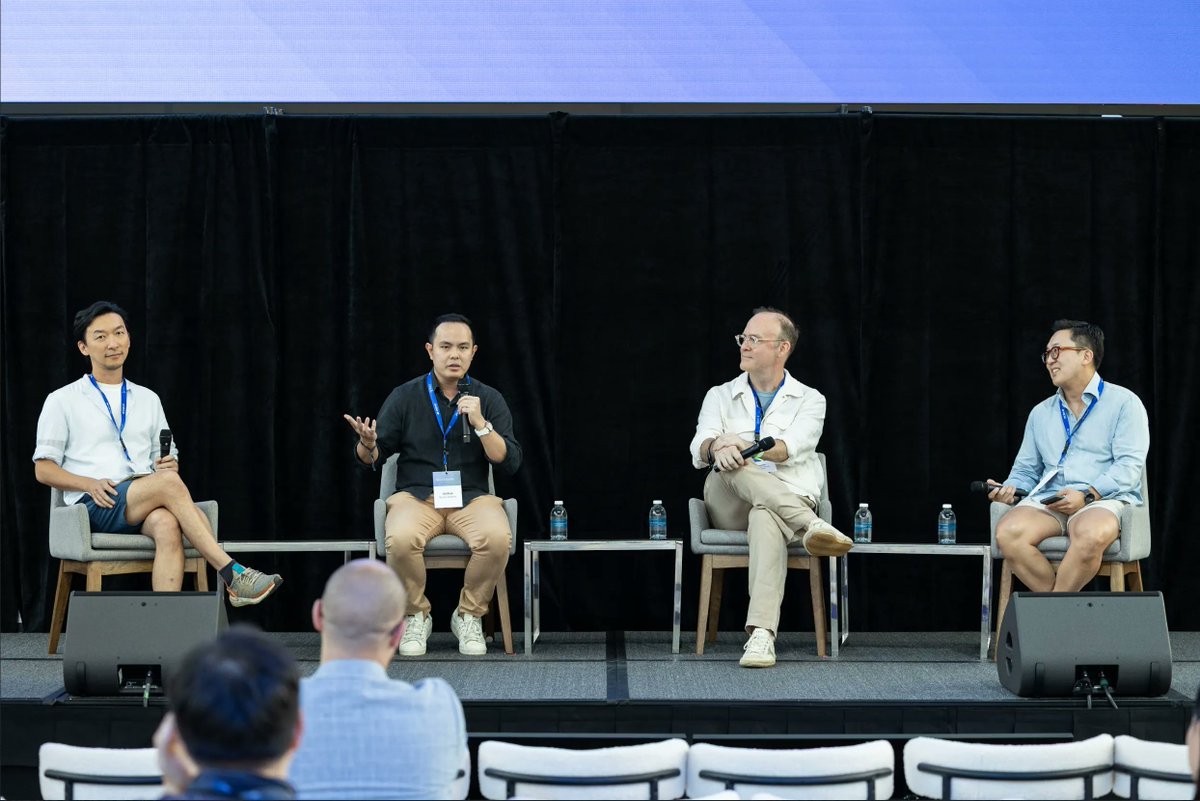 Mantle_Official's tweet photo. Last week at NextFin Summit during @token2049, co-hosted by @ethereum_sg and @ethereumfndn, our Product Lead - @joshuacheong, took the stage to discuss Ethereum’s Financial Market Infrastructure.

Ethereum and Mantle Network are making institutional crypto adoption simpler by:

• Plugging into DeFi – stablecoins and tokenized assets connect seamlessly with major platforms.

• Standardized tokens – payments and yield become transparent and reliable.

• Strong liquidity – ample assets from the start, with professional-grade tools.

Backed by @ethereum's trust and powered by Mantle’s fast, low-cost tech, using stablecoins and tokenized assets day-to-day is now practical, scalable, and efficient.